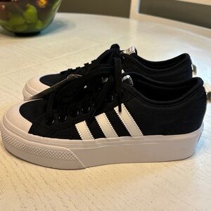 Womens Nizza platform